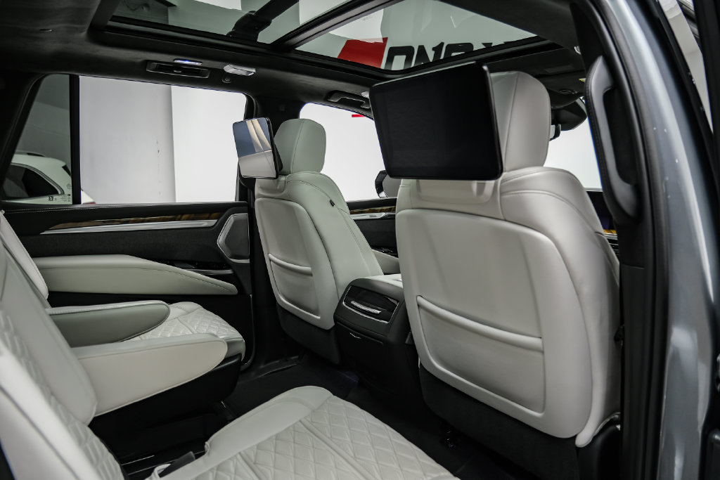 Used 2025 Cadillac Escalade Sport Platinum AWD/4WD image 40