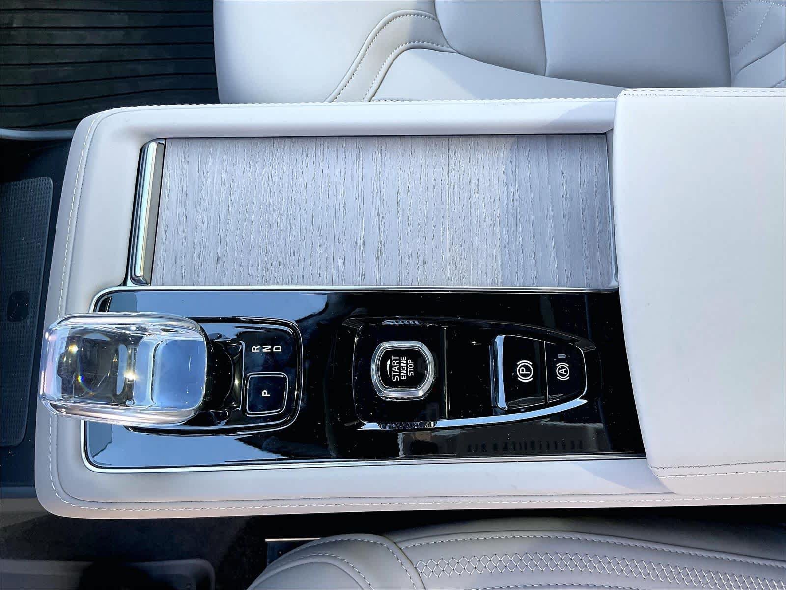 New 2026 Volvo XC90 T8 Plus w/ Protection Package AWD/4WD image 10