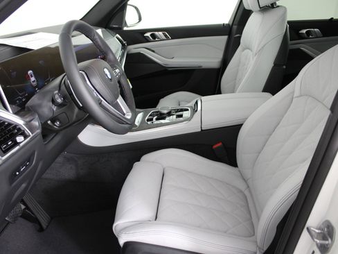 New 2026 BMW X5 xDrive40i w/ Climate Comfort Package image 5
