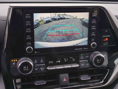 Used 2022 Toyota Highlander XLE image 31