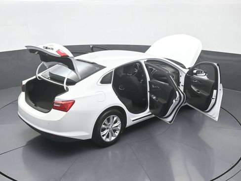 Used 2025 Chevrolet Malibu LT FWD image 70