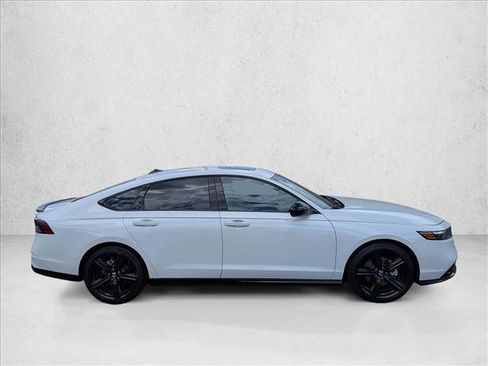 Used 2023 Honda Accord Sport image 4