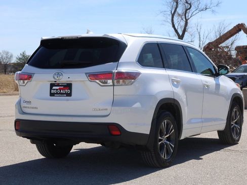 Used 2016 Toyota Highlander XLE image 9