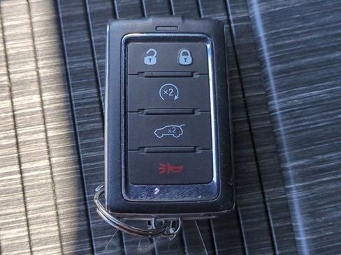 Used 2024 Jeep Wagoneer L Series II RWD image 30