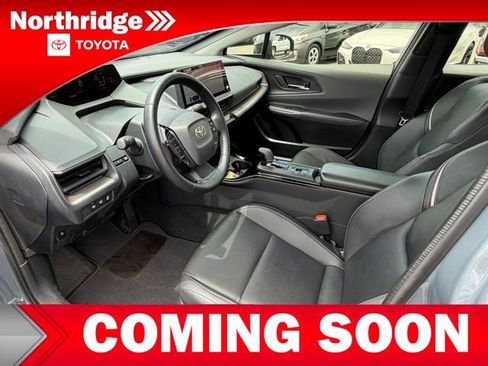 Used 2025 Toyota Prius XLE FWD image 5