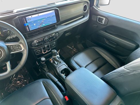 Used 2024 Jeep Wrangler High Altitude image 24