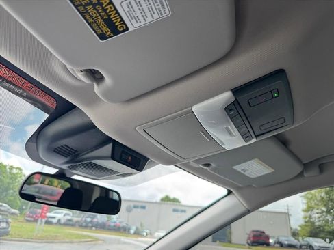 Certified 2025 Nissan Rogue SV FWD image 25
