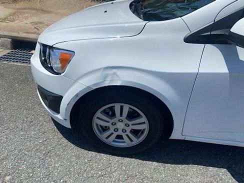 Used 2014 Chevrolet Sonic LT FWD image 4
