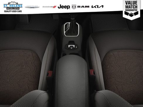 Used 2023 Jeep Renegade Latitude w/ Sun/Sound Group AWD/4WD image 27