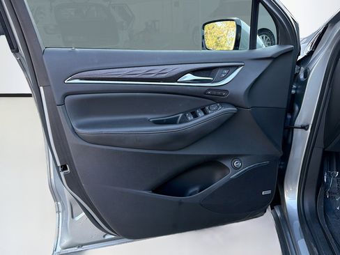 Used 2023 Buick Enclave Avenir w/ Avenir Technology Package image 22