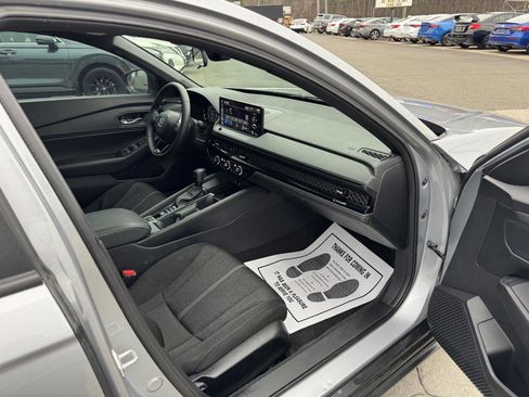 Used 2023 Honda Accord Sport image 17