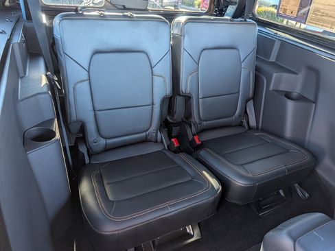 Used 2023 Ford Bronco Badlands image 5