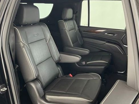 Used 2022 Cadillac Escalade ESV Premium Luxury image 50