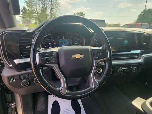 Used 2025 Chevrolet Silverado 2500 LTZ AWD/4WD image 16