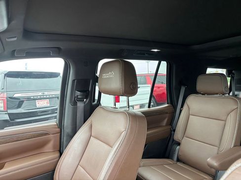 Used 2022 Chevrolet Tahoe High Country AWD/4WD image 13