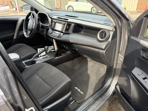 Used 2013 Toyota RAV4 XLE image 9