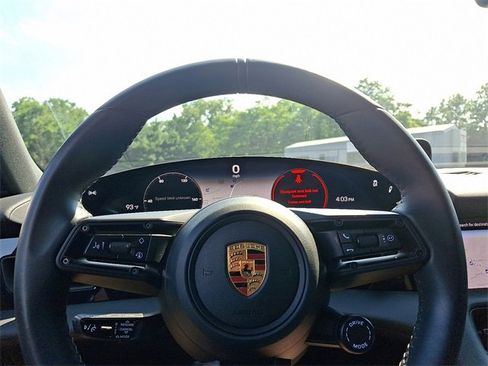 Used 2023 Porsche Taycan image 20