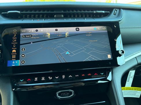 New 2026 Jeep Grand Cherokee Altitude AWD/4WD image 13
