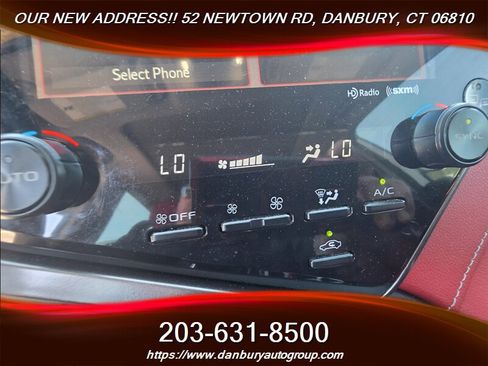 Used 2019 Toyota Camry XSE FWD image 18