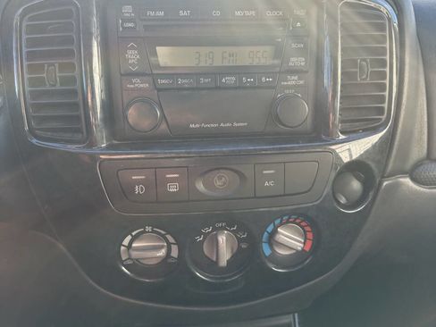 Used 2006 MAZDA Tribute s w/ Package 3 image 22