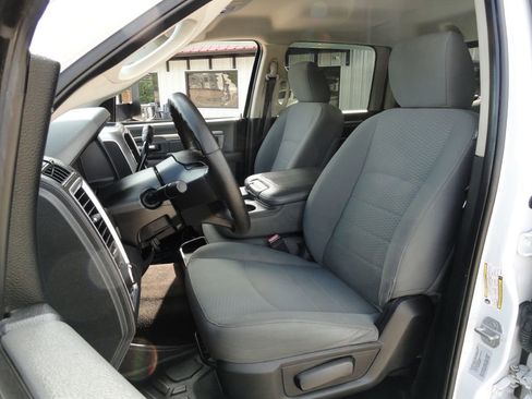 Used 2016 RAM 2500 SLT image 10