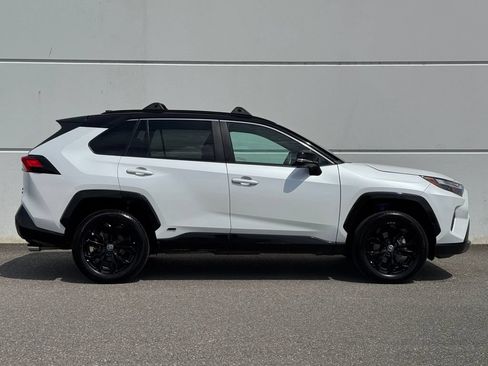 Used 2023 Toyota RAV4 XSE AWD/4WD image 8