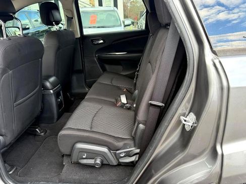 Used 2013 Dodge Journey SE image 12