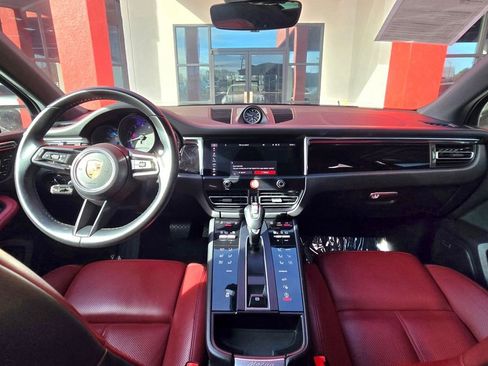 Used 2022 Porsche Macan AWD/4WD image 24