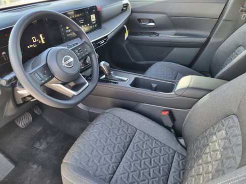 New 2025 Nissan Kicks SV w/ SV Premium Package image 7