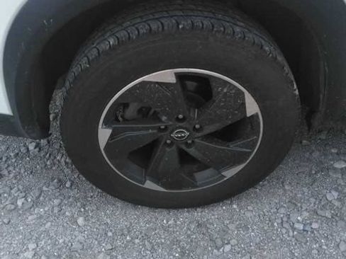 Used 2024 Nissan Rogue SV AWD/4WD image 11