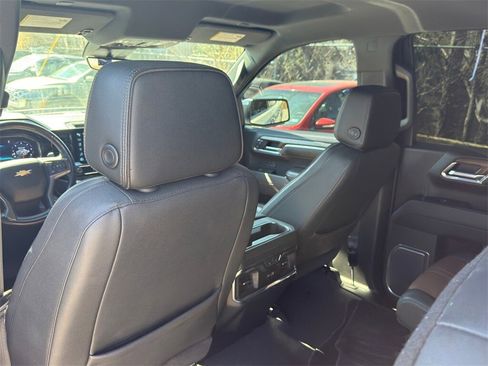 Used 2023 Chevrolet Silverado 1500 High Country w/ Technology Package image 28