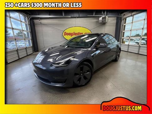 Used 2023 Tesla Model 3 Standard Range RWD image 1