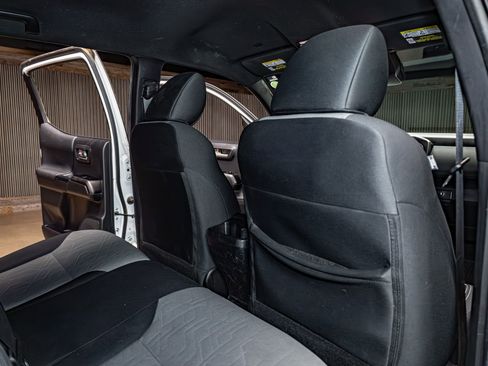 Used 2023 Toyota Tacoma TRD Sport image 28