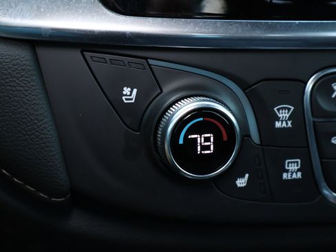 Used 2023 Chevrolet Traverse High Country AWD/4WD image 6