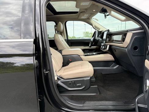 Used 2022 Ford Expedition Limited AWD/4WD image 11