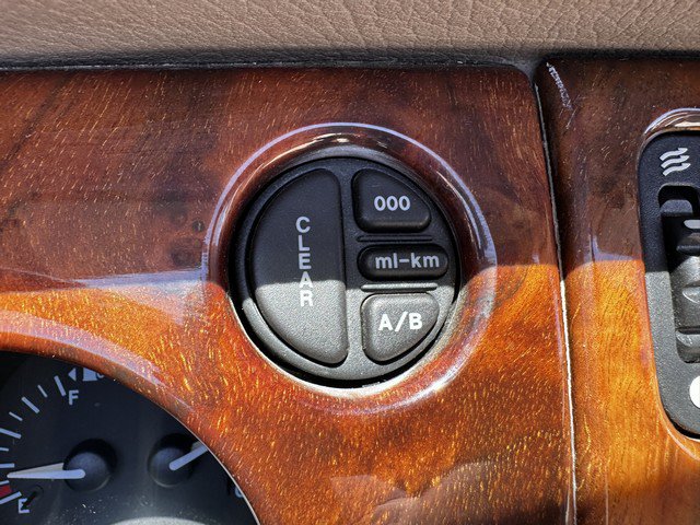 Used 2000 Jaguar XK8 Convertible RWD image 23