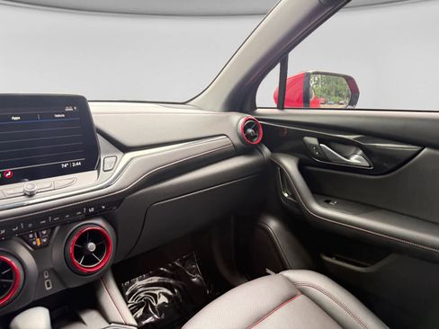 Used 2024 Chevrolet Blazer RS FWD image 19