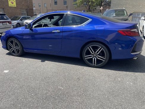Used 2016 Honda Accord Touring image 10