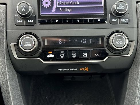 Used 2018 Honda Civic Sport image 10