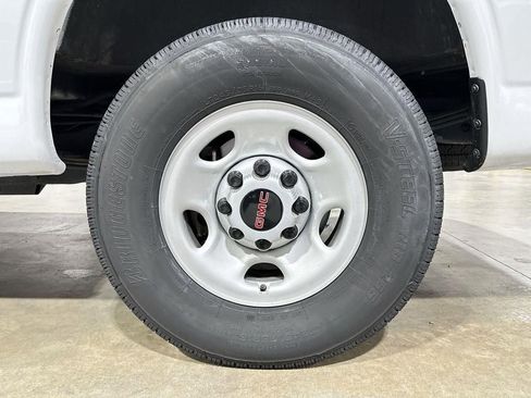 Used 2024 GMC Savana 2500 w/ Driver Convenience Package RWD image 28