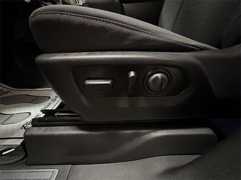 Certified 2021 Chevrolet Silverado 1500 RST image 12