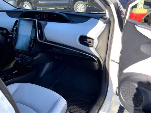 Used 2020 Toyota Prius Prime Limited image 18