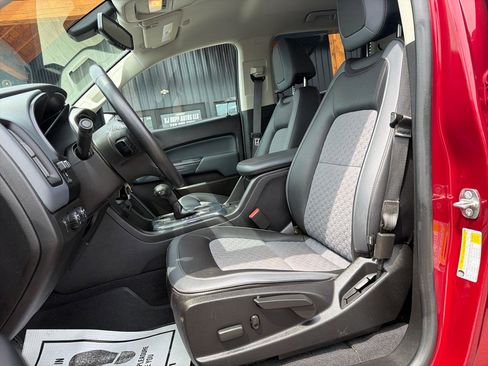 Used 2019 Chevrolet Colorado Z71 AWD/4WD image 9