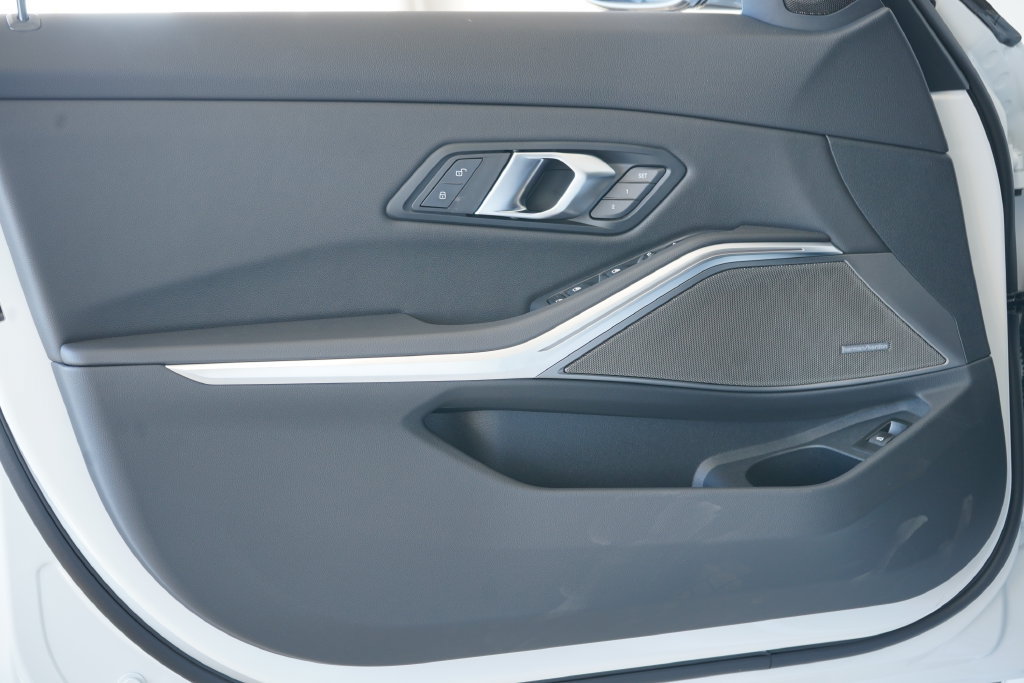 Used 2026 BMW M340i Sedan w/ Premium Package RWD image 10