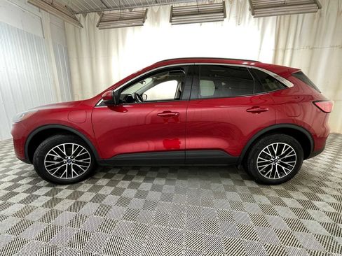 Used 2021 Ford Escape SEL w/ Technology Package FWD image 17
