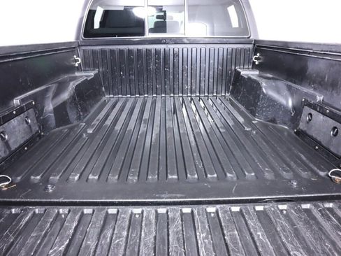 Used 2017 Toyota Tacoma SR image 28