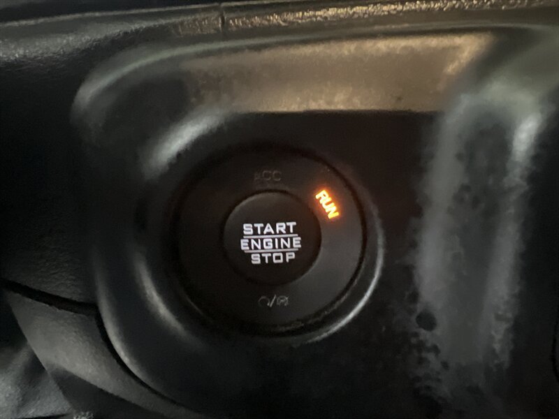 Used 2019 Jeep Wrangler Unlimited Sahara AWD/4WD image 18