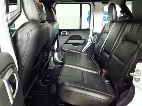 Used 2022 Jeep Wrangler Unlimited Sahara w/ Cold Weather Group image 8