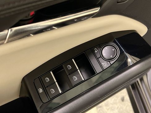 Used 2024 MAZDA MAZDA3 s image 30