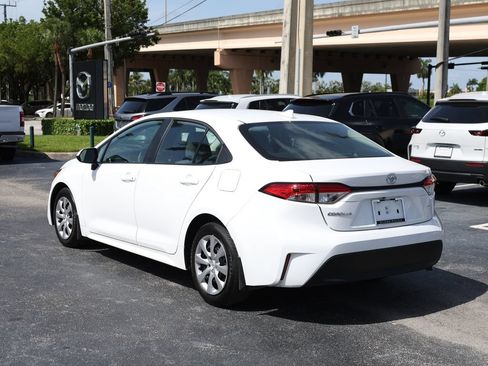 Used 2025 Toyota Corolla LE FWD image 5
